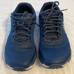 Topo ultra venture 5mm drop women’s 8 wide running shoes